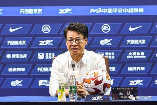 打屁股从白打到嫩红网站