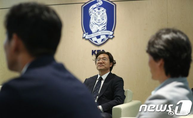 久久久久成人精品一区二区