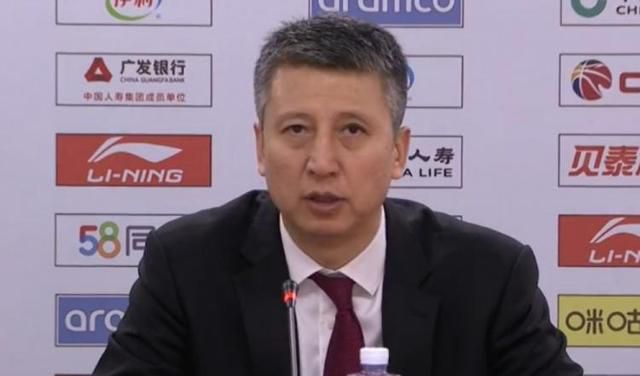 二次元美女脱露出自己爽