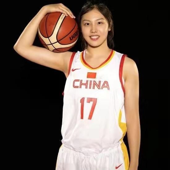 花儿女老师浓熟的花瓣