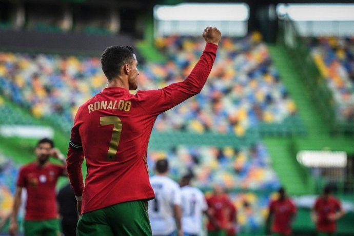 可疑办公室：妈妈朋友的特殊待遇