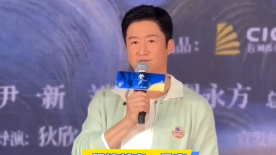 被两个男人吃奶三p爽文